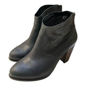 UGG Women's Charlotte Seaweed Perf Ankle Boots